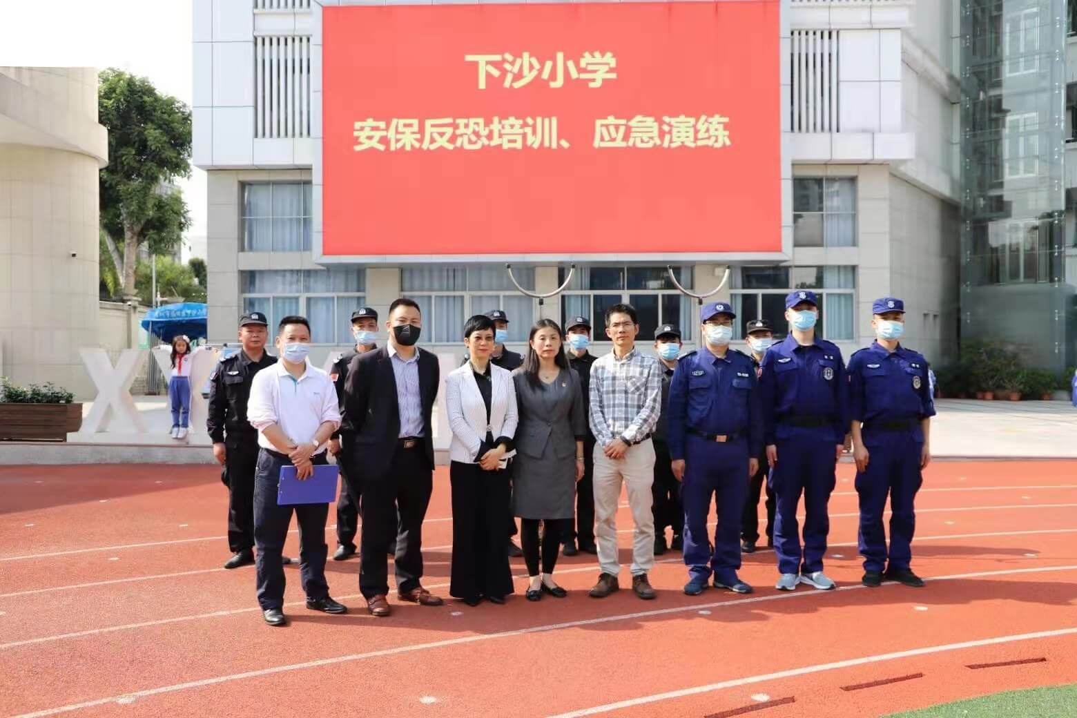 飛揚的國旗下盡心守護校園平安(圖5)